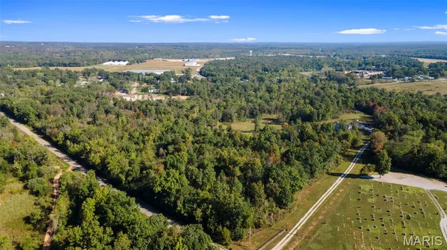 $570,000 | 10353 New Diggins Road, Mineral Point, MO 63660