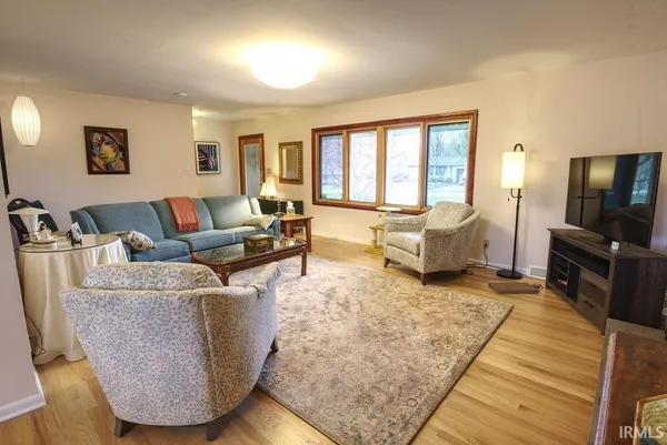 $264,900 | 684 West Greenbrier Lane, Sullivan, IN 47882