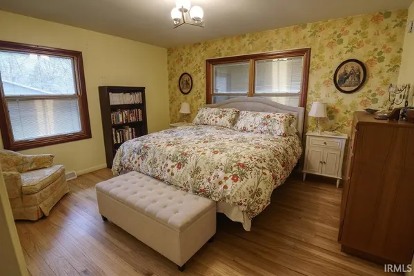 $264,900 | 684 West Greenbrier Lane, Sullivan, IN 47882