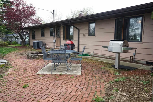 $264,900 | 684 West Greenbrier Lane, Sullivan, IN 47882