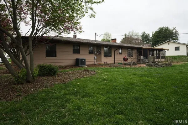 $264,900 | 684 West Greenbrier Lane, Sullivan, IN 47882
