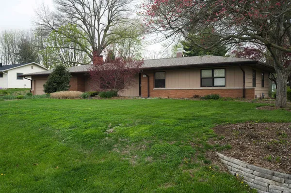 $264,900 | 684 West Greenbrier Lane, Sullivan, IN 47882