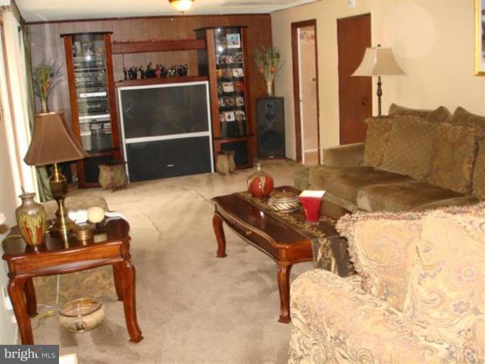 3907 Bryony Road Randallstown, MD 21133 - Photo 10 of 17 Family Room