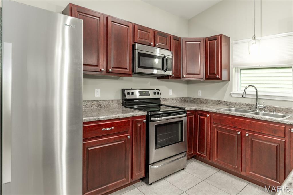 1009 Hawk Ridge Drive Union, MO 63084 - Photo 11 of 44