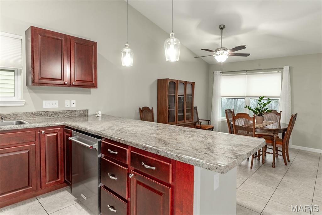 1009 Hawk Ridge Drive Union, MO 63084 - Photo 10 of 44