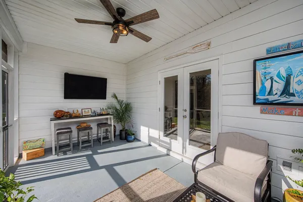 $585,000 | 48 Hammock Circle, Freeport, FL 32439