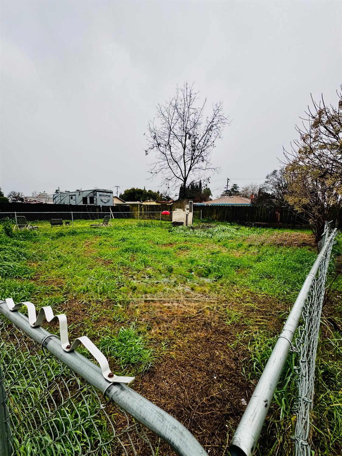 1630 Paradise Road Modesto, CA 95358 - Photo 27 of 42 a view of a golf course with a lake