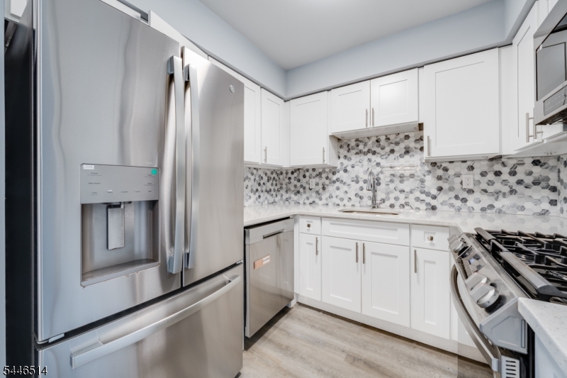 40 Loantaka Way, Unit F Madison, NJ 07940 - Photo 12 of 22