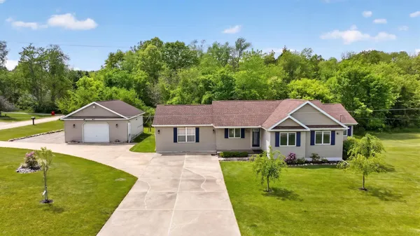 $325,900 | 10740 Montview Drive, Jerome, MI 49249