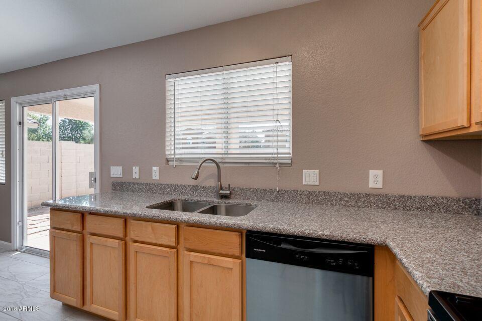 10367 West Granada Road Avondale, AZ 85392 - Photo 6 of 17 13-Granada kitcheen 3