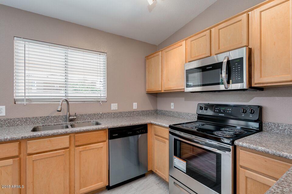10367 West Granada Road Avondale, AZ 85392 - Photo 7 of 17 14-Granada_kitchen 4