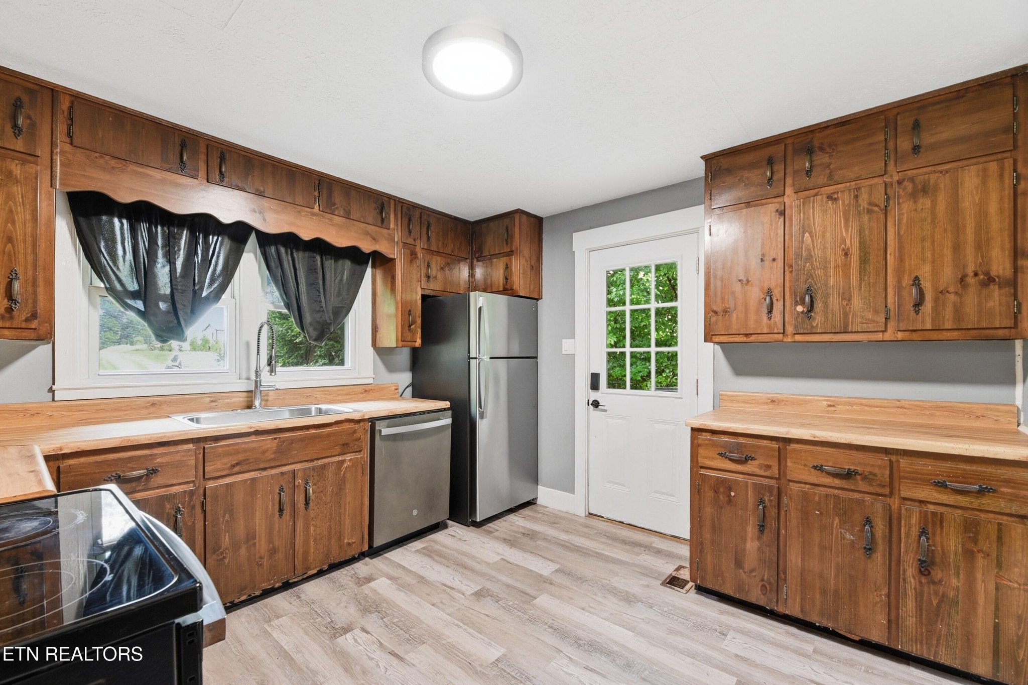 3530 Cunningham Road Knoxville, TN 37918 - Photo 6 of 22 Gallery Image 6