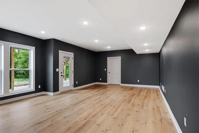 $805,320 | 502 Blackhawke Drive, Smithville, MO 64089