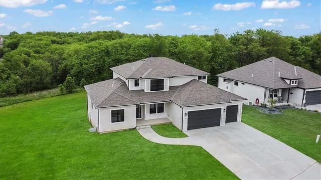 $805,320 | 502 Blackhawke Drive, Smithville, MO 64089