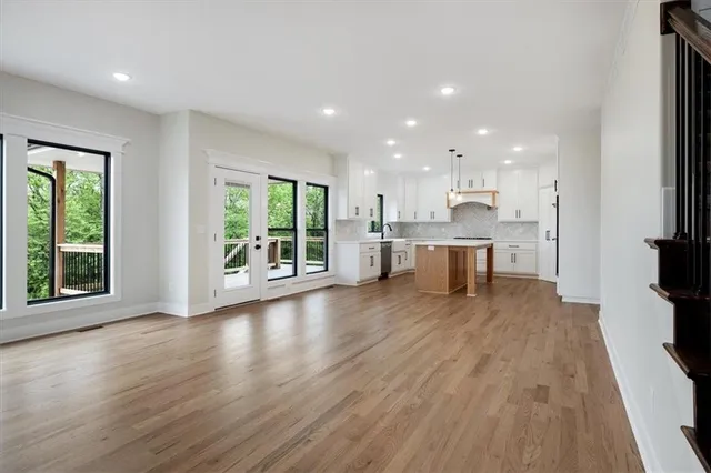 $805,320 | 502 Blackhawke Drive, Smithville, MO 64089