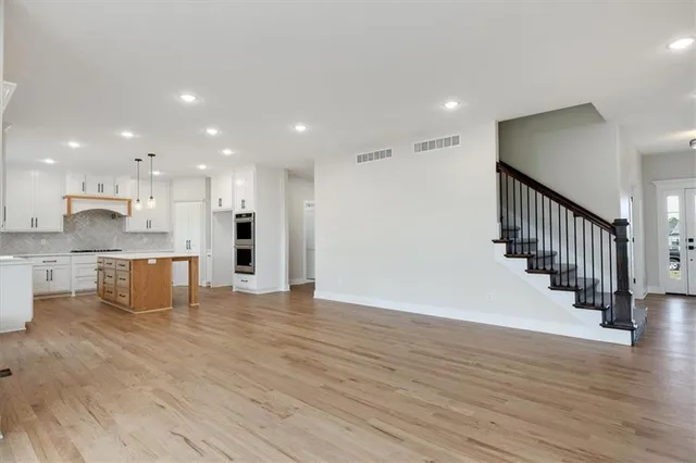 $805,320 | 502 Blackhawke Drive, Smithville, MO 64089