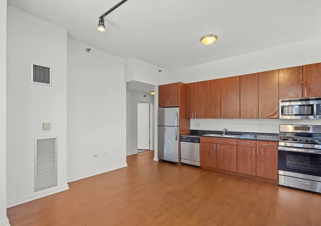 $2,950 | 235 West Van Buren Street, Unit 3315, Chicago, IL 60607