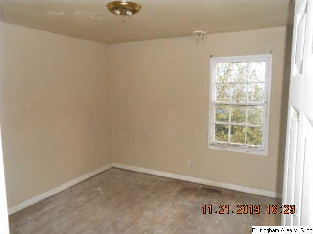 2106 Steiner Court Southwest Birmingham, AL 35211 - Photo 4 of 9