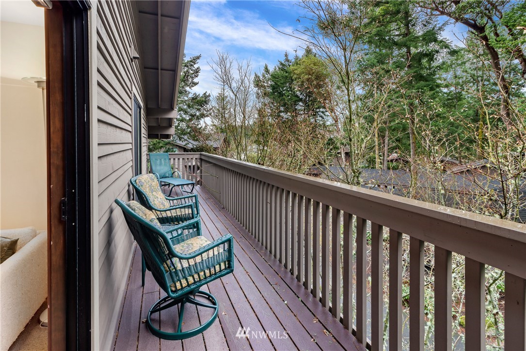 184 Armadale Road, Unit 5 Friday Harbor, WA 98250 - Photo 15 of 23 a view of balcony with wooden floor
