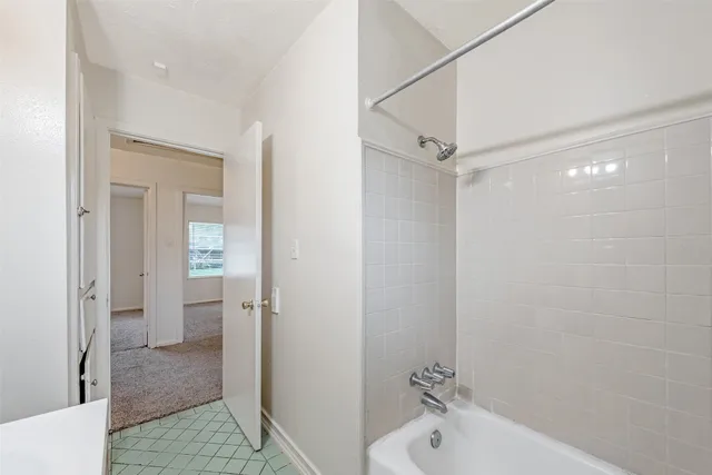 $1,300 | 6114 Doulton Drive, Houston, TX 77033