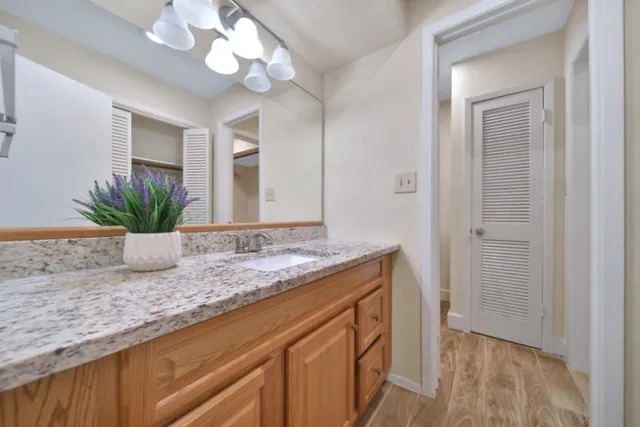 $1,325 | 9901 Sharpcrest Street, Unit H4, Houston, TX 77036