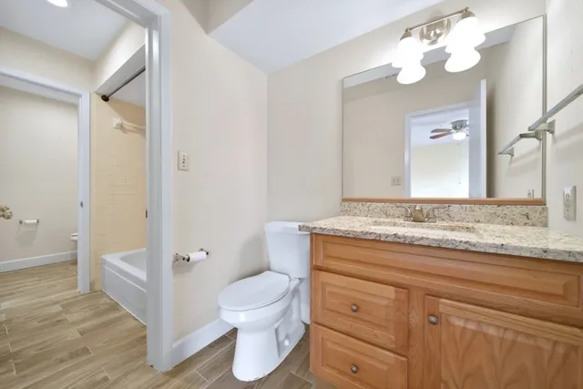 $1,325 | 9901 Sharpcrest Street, Unit H4, Houston, TX 77036