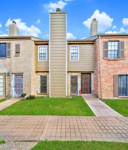 $1,325 | 9901 Sharpcrest Street, Unit H4, Houston, TX 77036