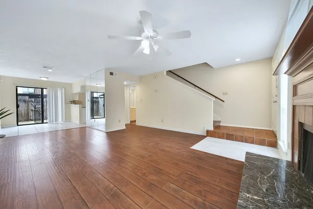 $1,325 | 9901 Sharpcrest Street, Unit H4, Houston, TX 77036