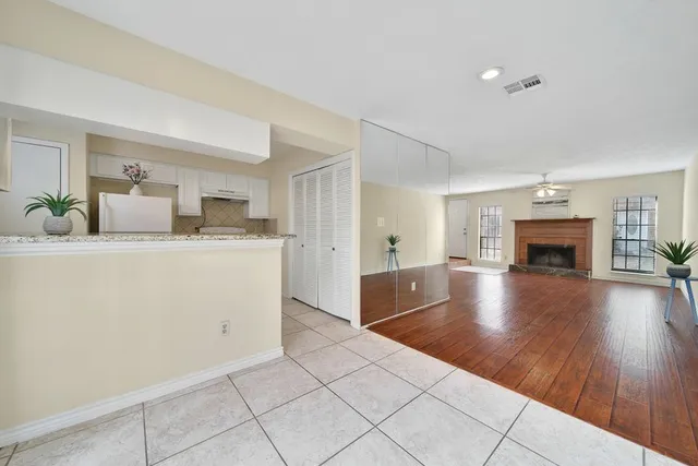 $1,325 | 9901 Sharpcrest Street, Unit H4, Houston, TX 77036