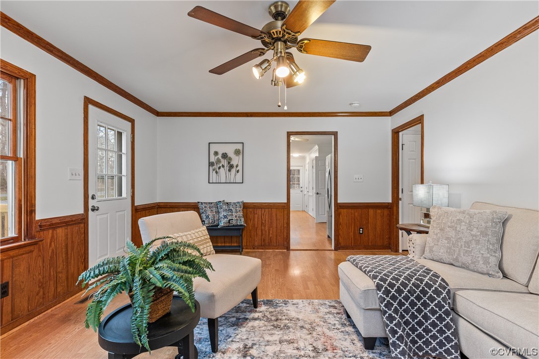 14804 Acorn Ridge Place Midlothian, VA 23112 - Photo 24 of 42 a living room with furniture and a potted plant