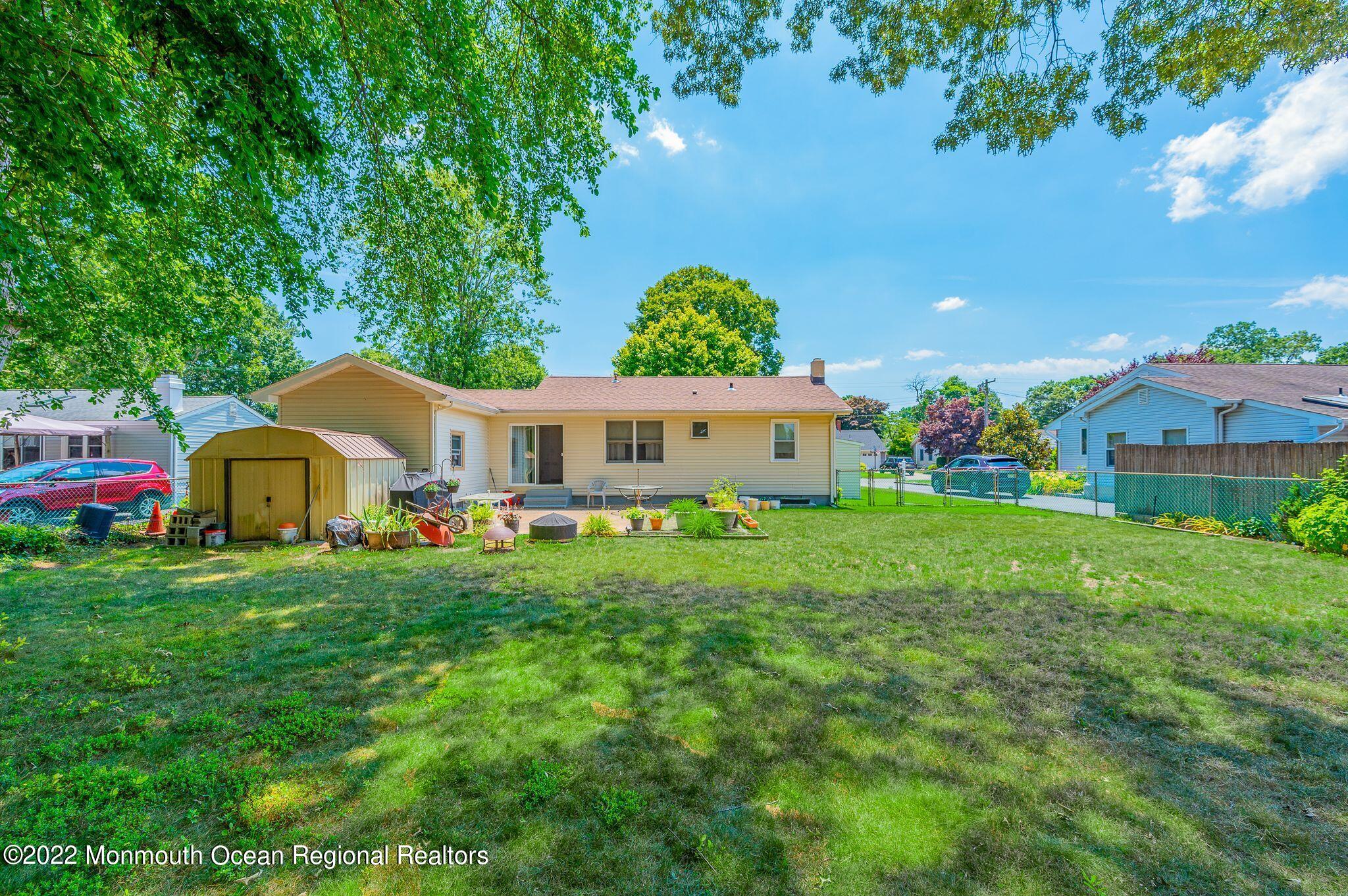 225 Eastham Road Point Pleasant, NJ 08742 - Photo 3 of 25 6qySF89u