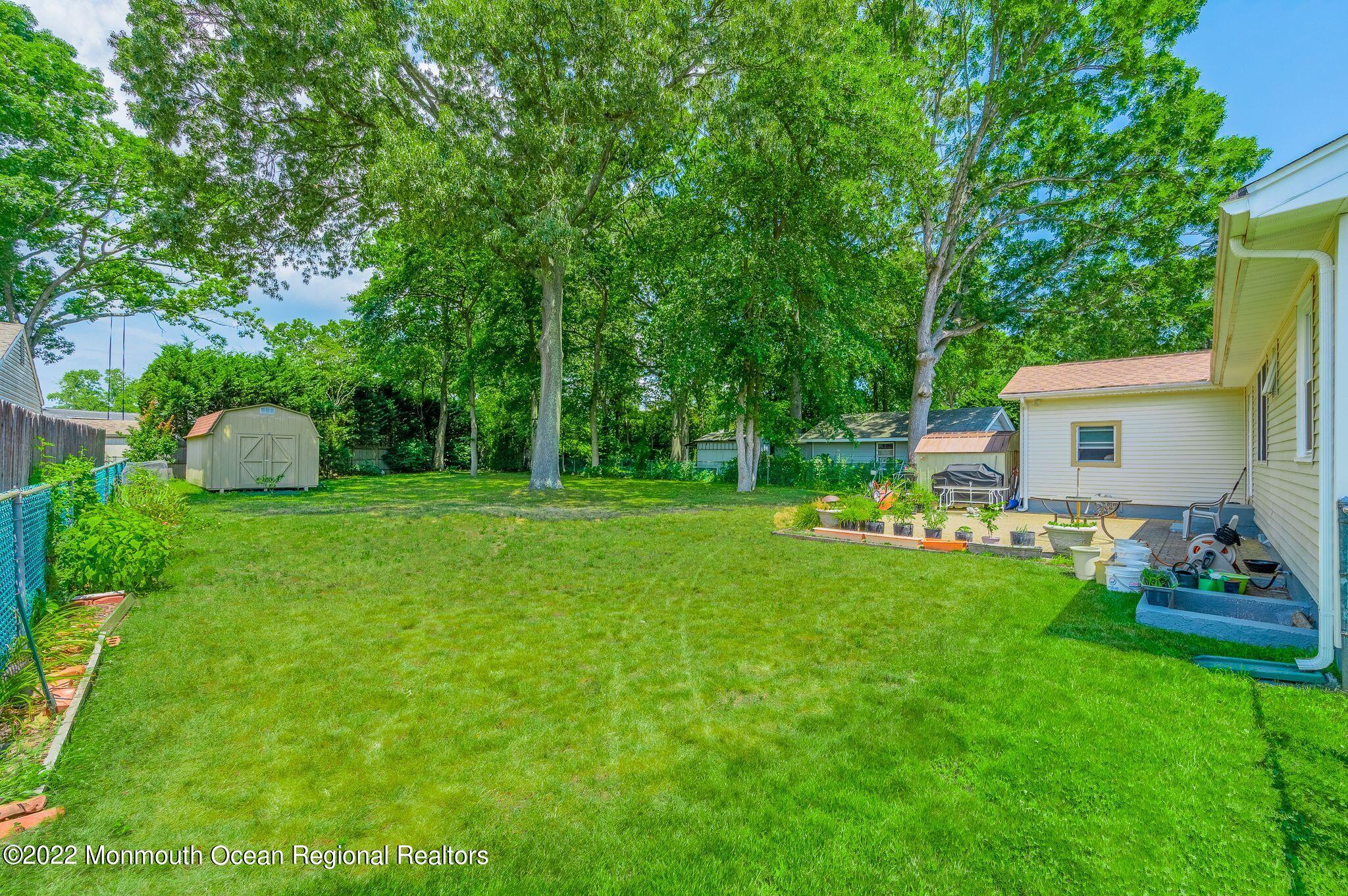 225 Eastham Road Point Pleasant, NJ 08742 - Photo 4 of 25 8oJXDMFm