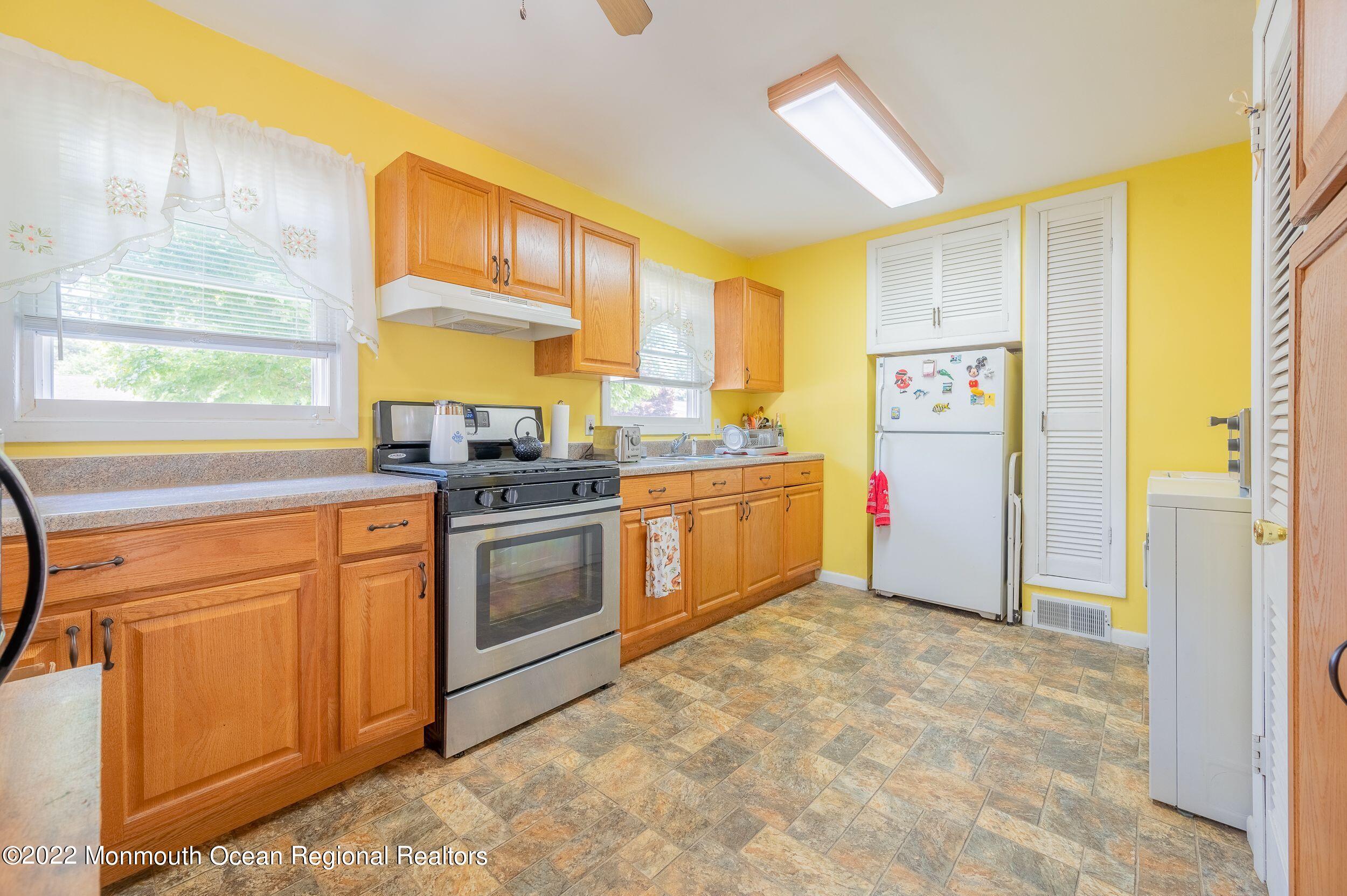 225 Eastham Road Point Pleasant, NJ 08742 - Photo 8 of 25 dNhNaBXY