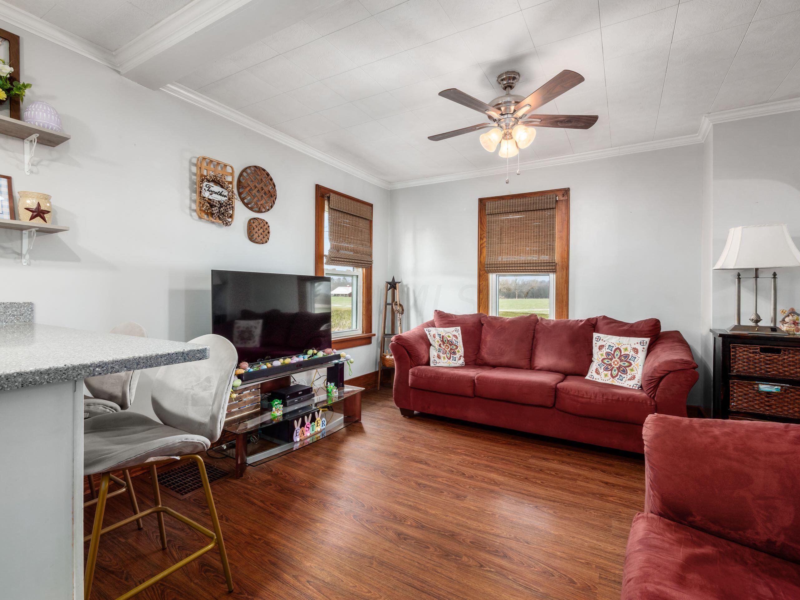 18180 Claypool Road Newark, OH 43056 - Photo 10 of 30 front room2