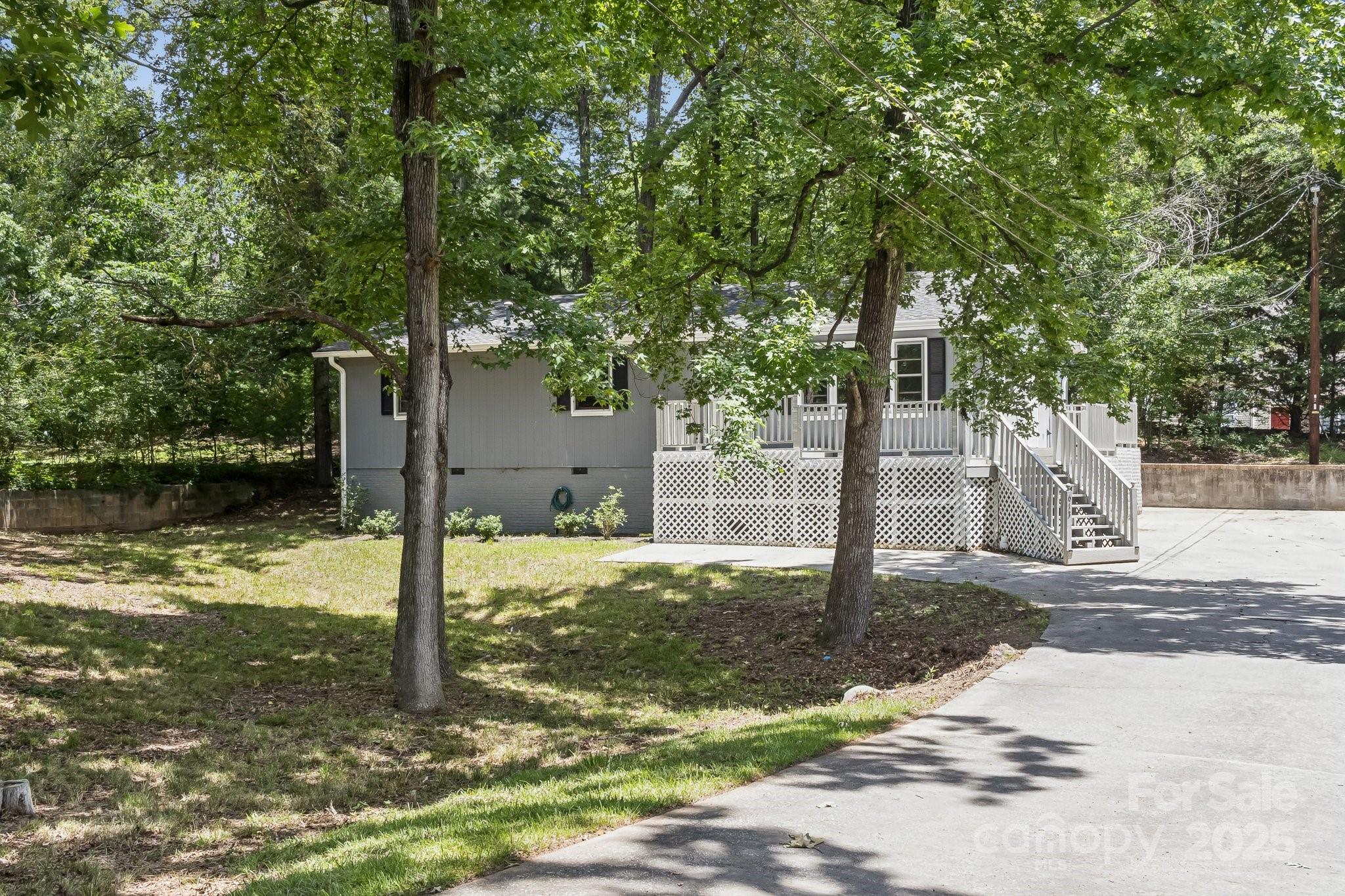 613 Davis Street Lancaster, SC 29720 - Photo 5 of 37