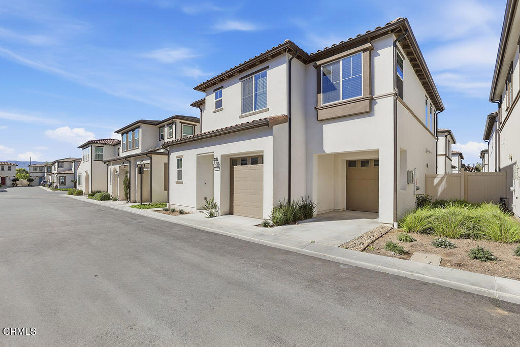 3067 Harrison Lane Simi Valley, CA 93065 - Photo 4 of 49