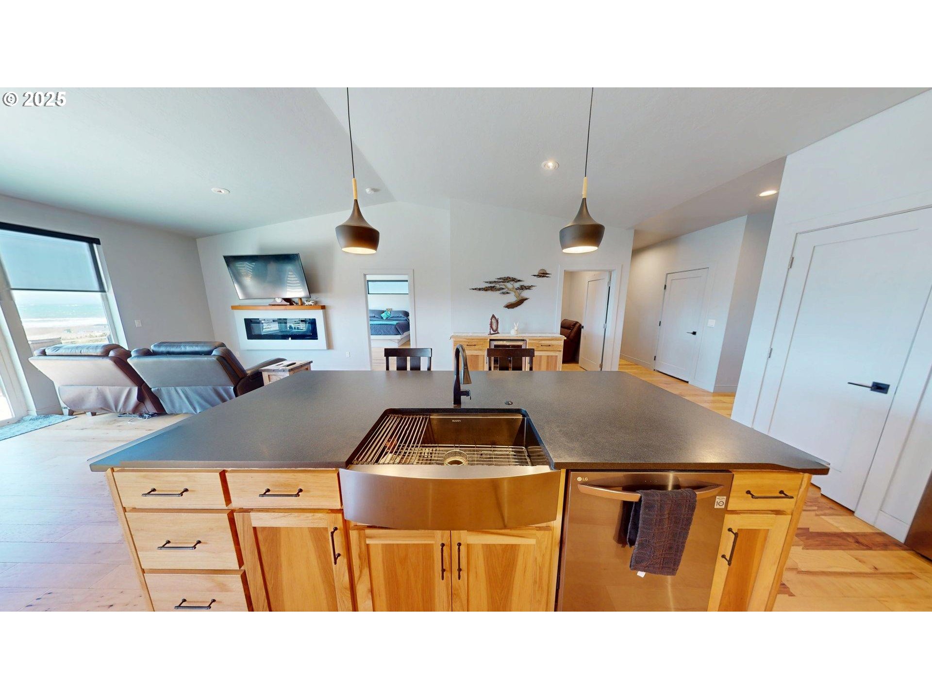 30420 Sawyer Way Gold Beach, OR 97444 - Photo 11 of 47 a kitchen with a table and chairs