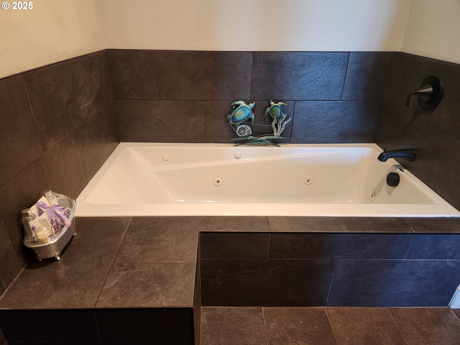 30420 Sawyer Way Gold Beach, OR 97444 - Photo 31 of 47 a bathroom with a sink and a mirror