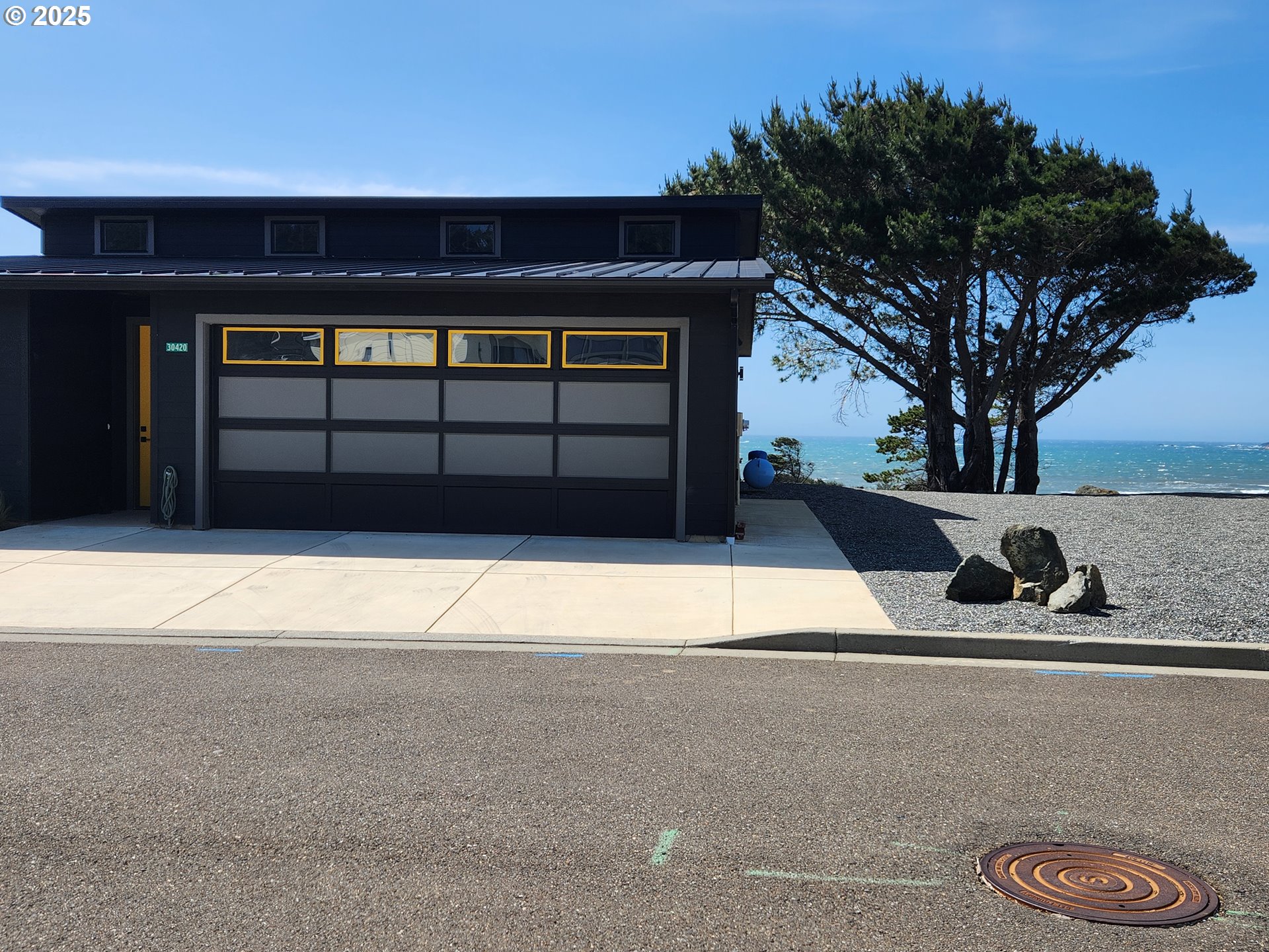 30420 Sawyer Way Gold Beach, OR 97444 - Photo 38 of 47 a front view of a house