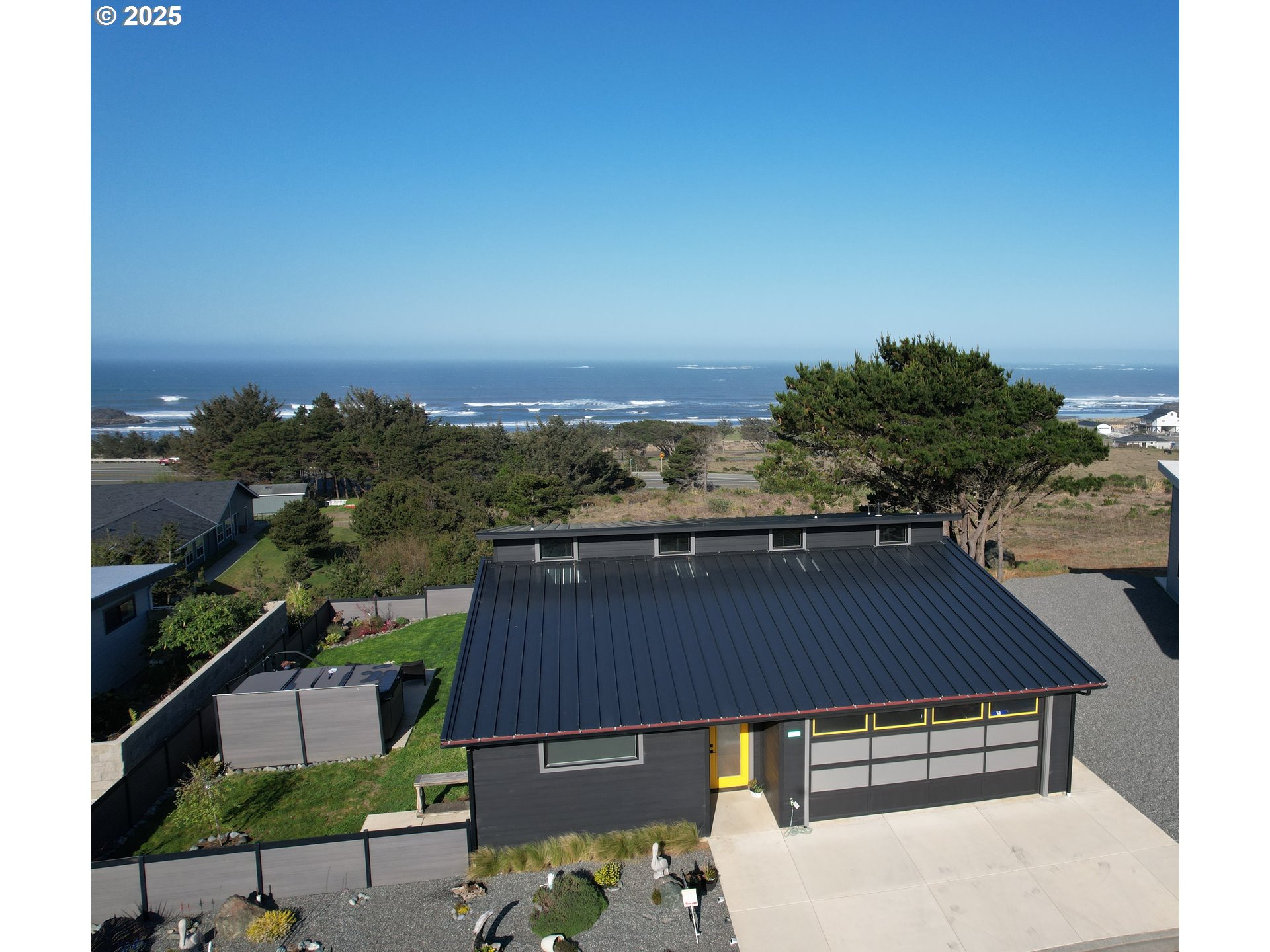 30420 Sawyer Way Gold Beach, OR 97444 - Photo 47 of 47 an aerial view of a house