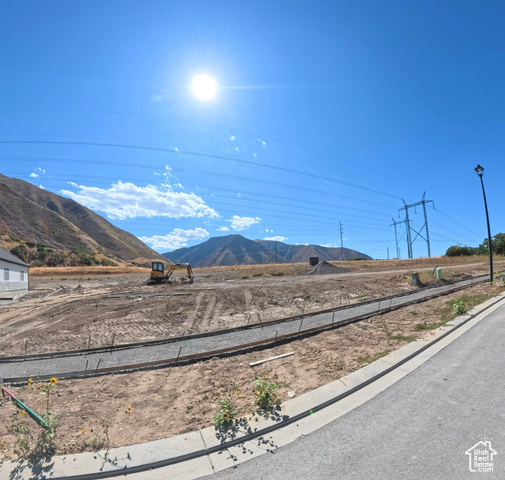 301 South Mapleton Ests Drive, Unit 88 Mapleton, UT 84664 - Photo 2 of 5 Mountain view