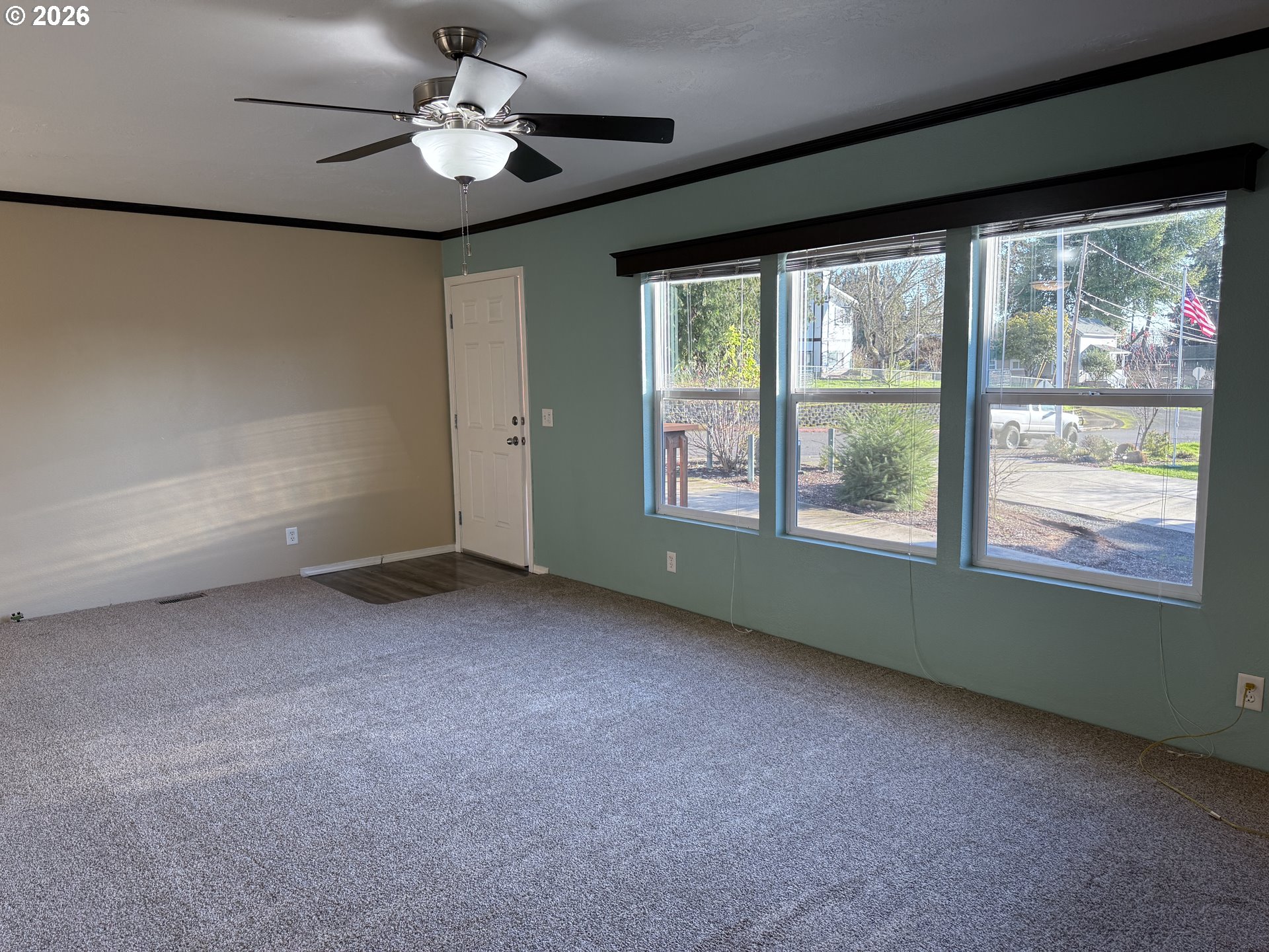 902 Adams Street Lafayette, OR 97127 - Photo 11 of 34 Great Room