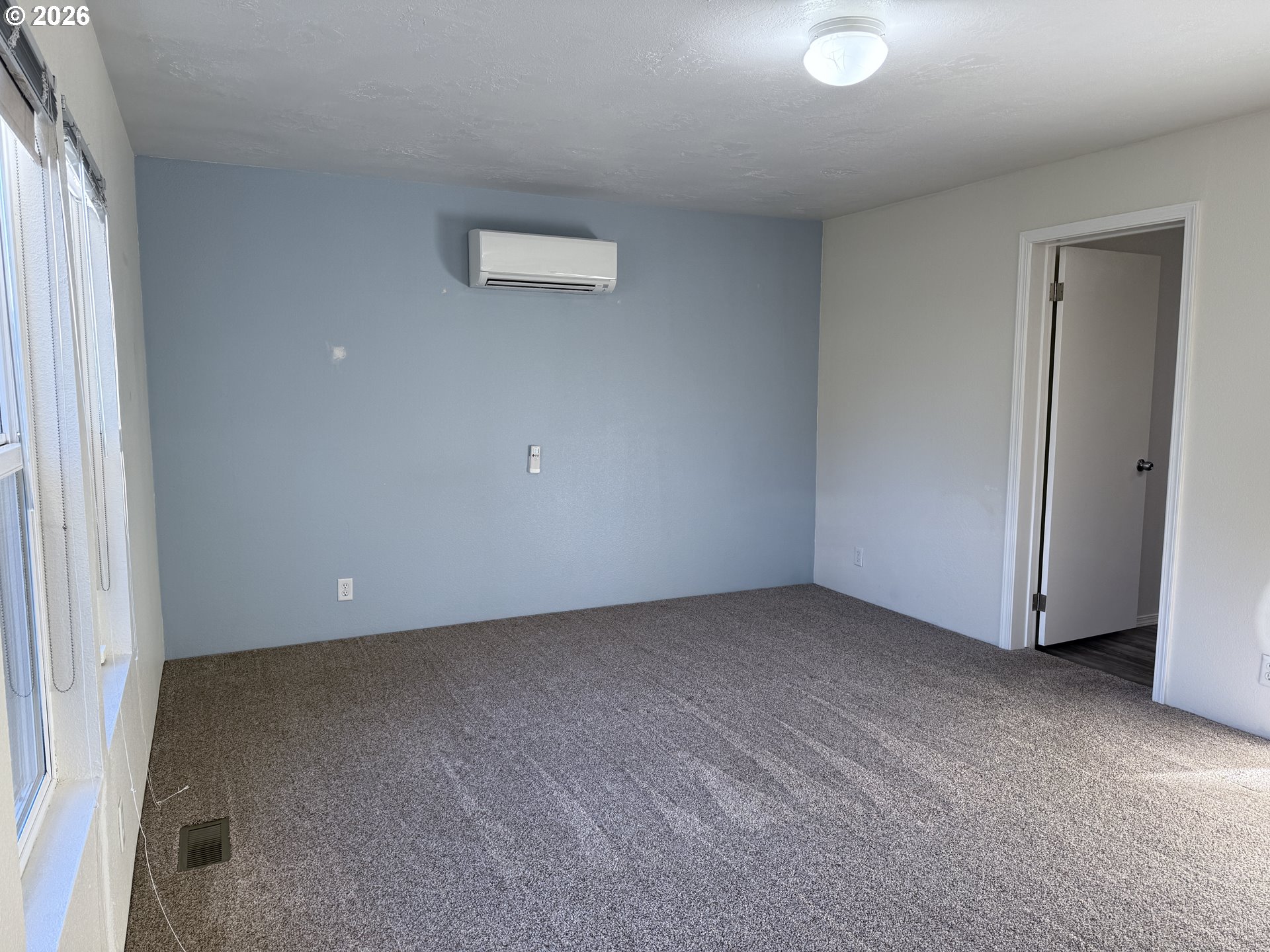 902 Adams Street Lafayette, OR 97127 - Photo 13 of 34 Primary Bedroom