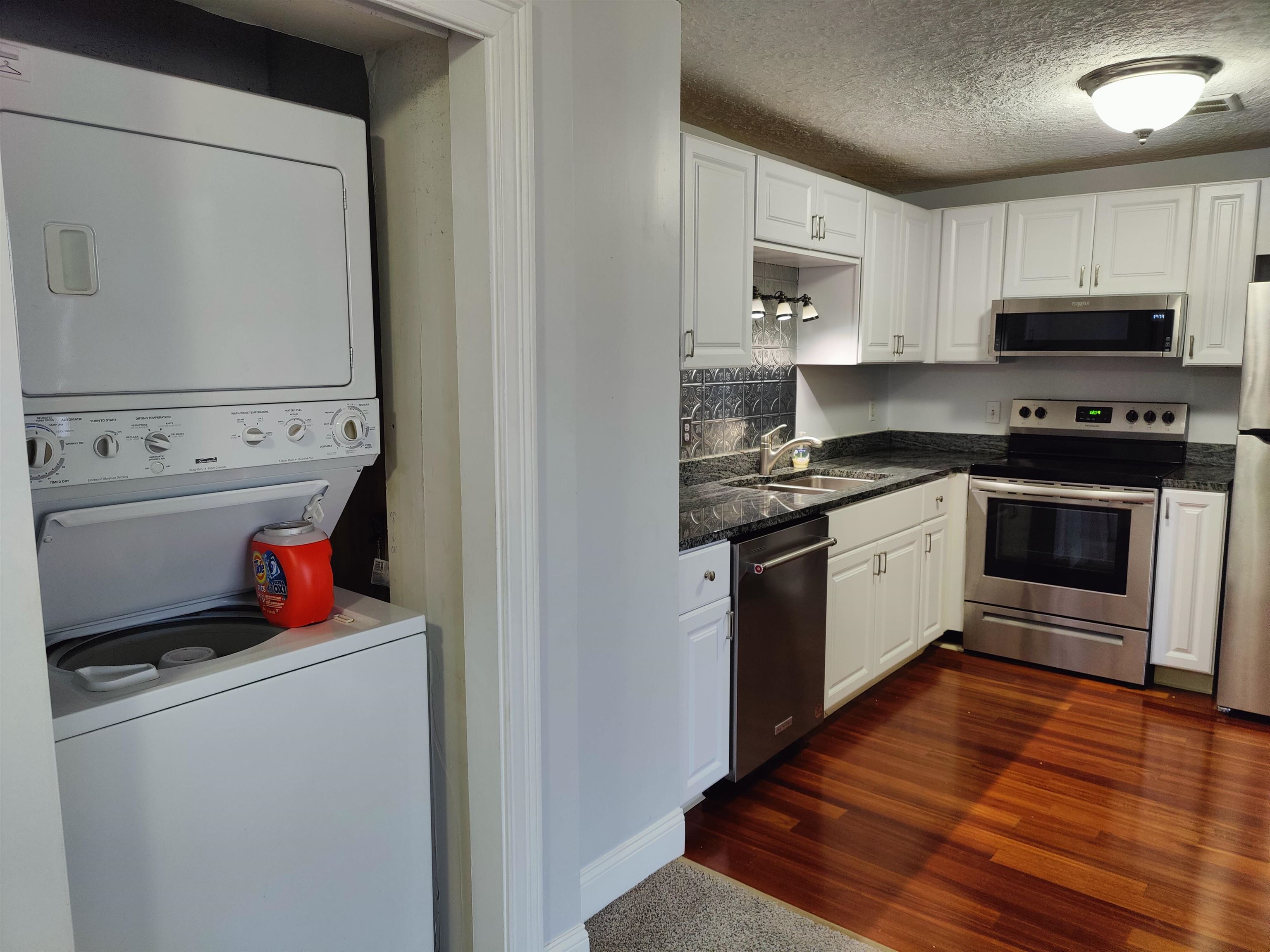 55 River Road, Unit 5B Manchester, NH 03104 - Photo 4 of 12