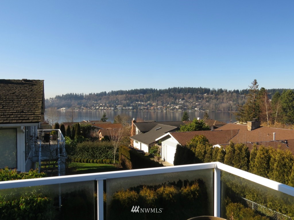 1216 North 38th Street Renton, WA 98056 - Photo 3 of 21