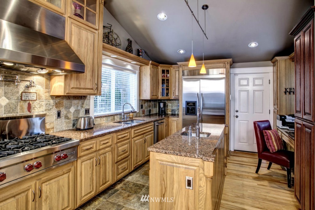 1216 North 38th Street Renton, WA 98056 - Photo 10 of 21