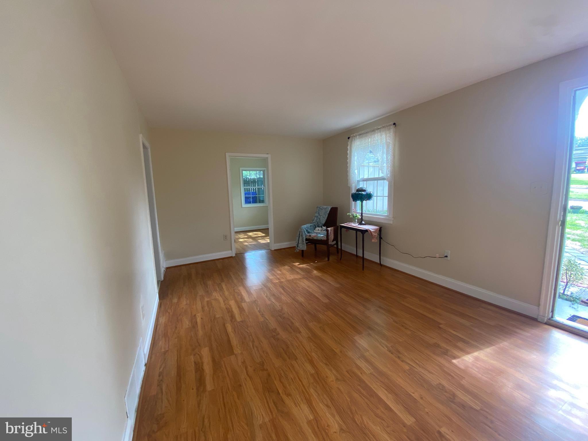 2725 Randolph Road Silver Spring, MD 20902 - Photo 6 of 48 Livingroom