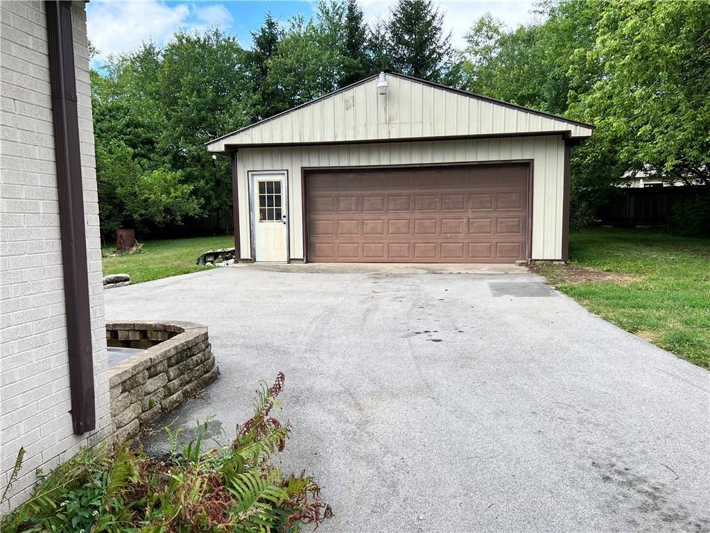 11955 Hoosier Road Fishers, IN 46037 - Photo 17 of 21 Gallery Image 17