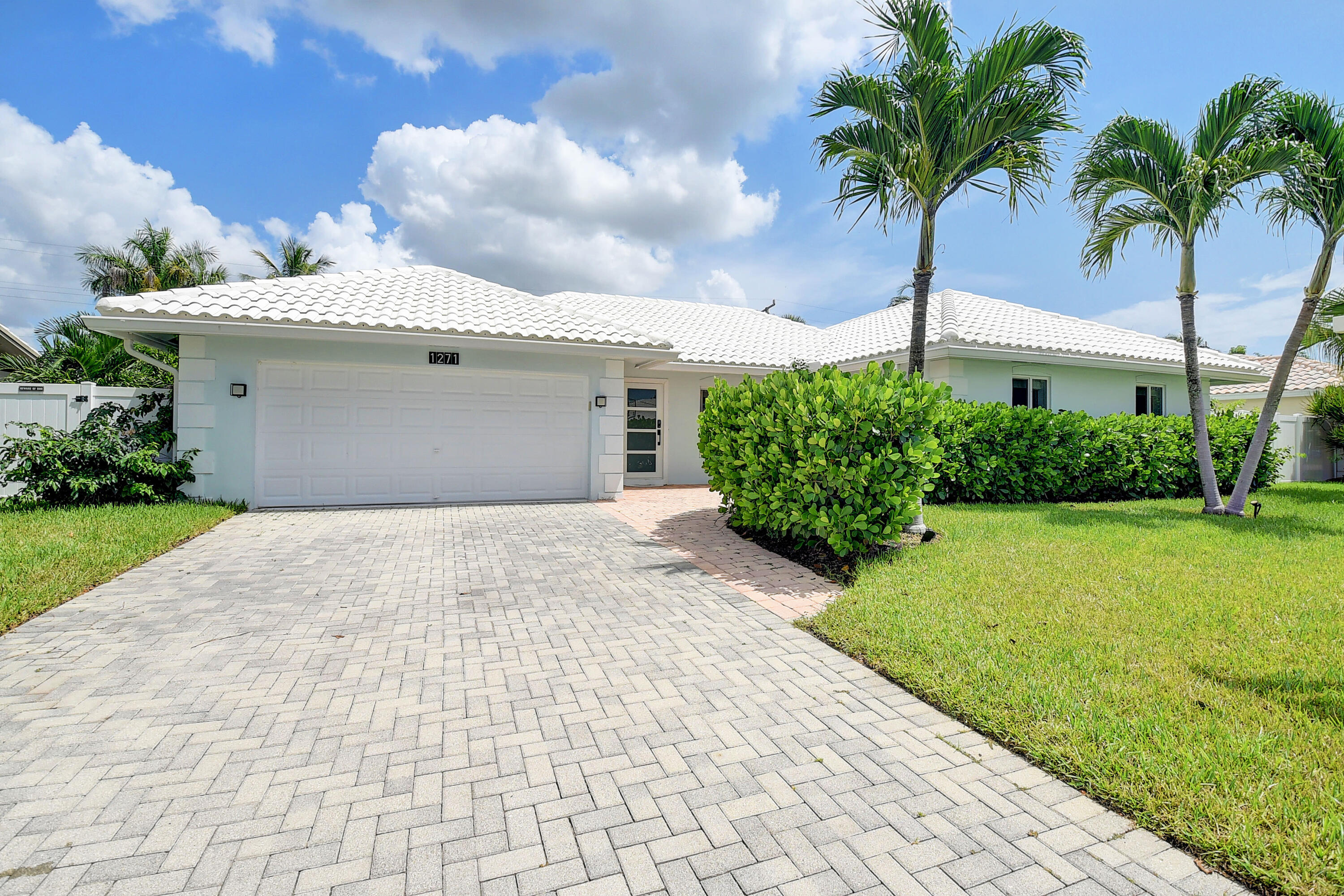 1271 Southwest 13th Drive Boca Raton, FL 33486 - Photo 3 of 47 03_dsc_8895_6_7_8_9