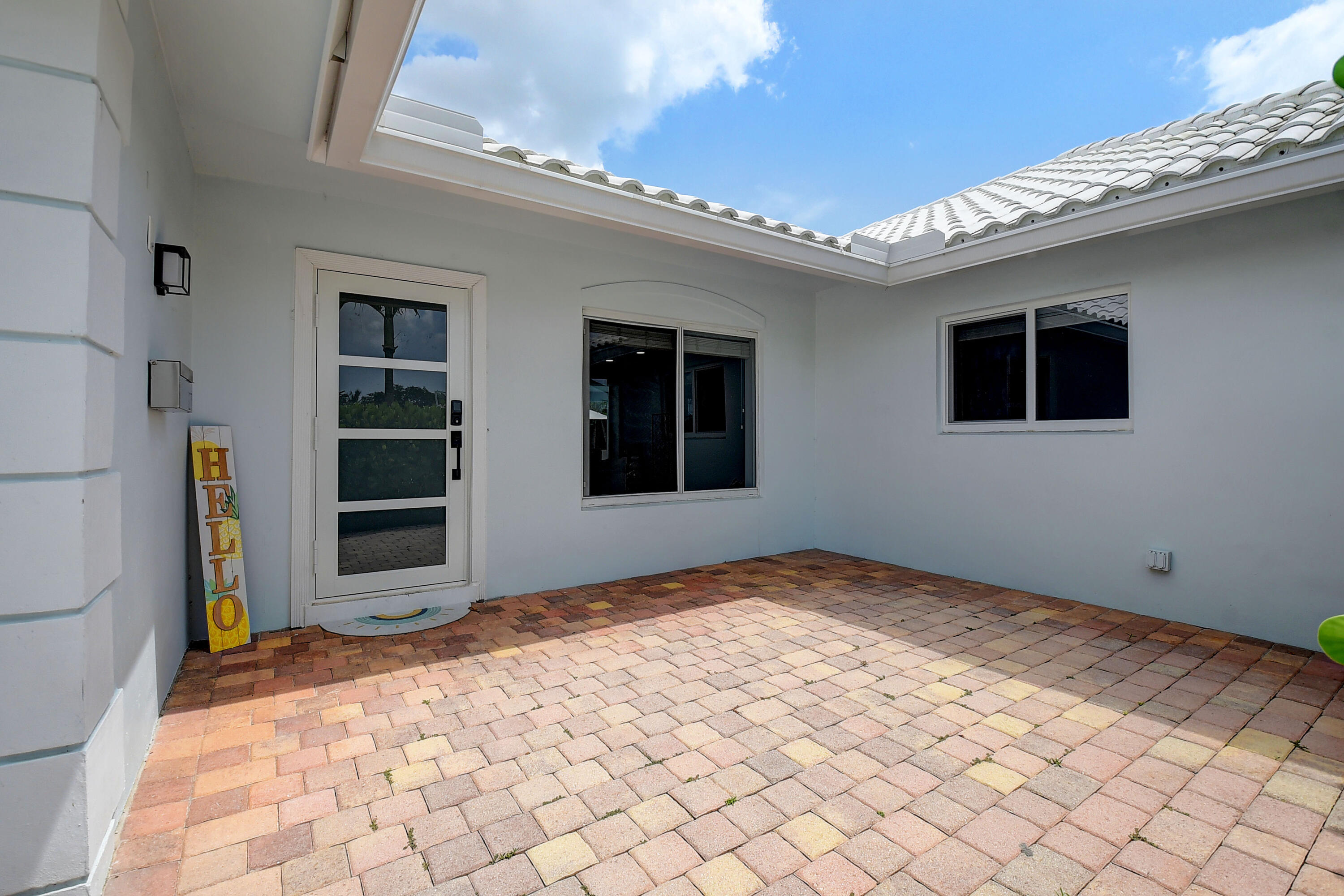 1271 Southwest 13th Drive Boca Raton, FL 33486 - Photo 4 of 47 04_dsc_8900_1_2_3_4